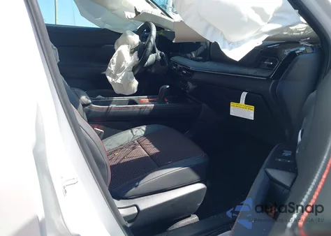 2025 Nissan Kicks Sr Intelligent Awd z USA, uszkodzony, nr VIN 3N8AP6DB2SL327508